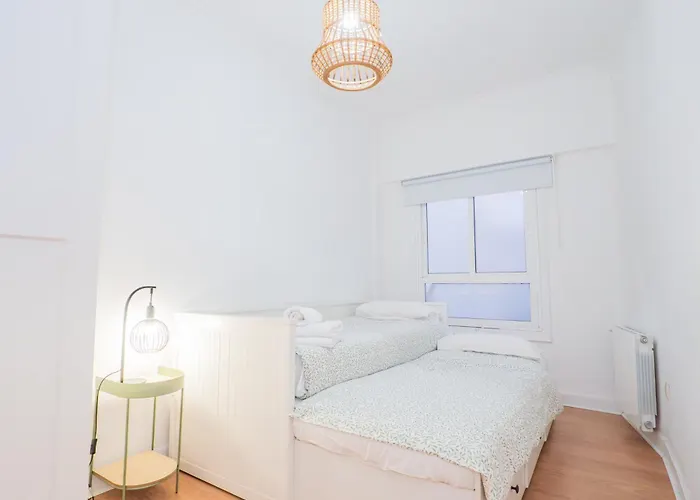 Ybh Urzaiz 33-35, 3 شقة فيجو