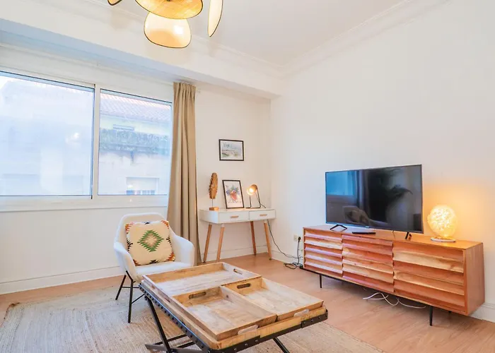 Ybh Urzaiz 33-35, 3 شقة