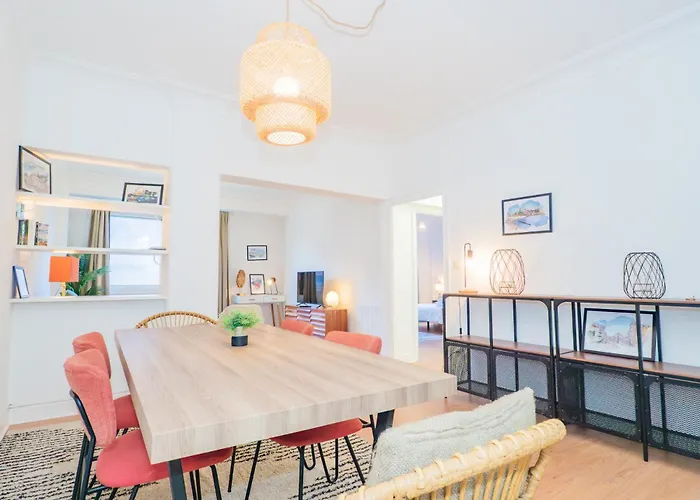 Ybh Urzaiz 33-35, 3 * فيجو